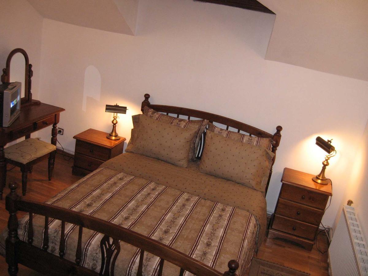בלוגראדצ'יק Castle Cottage Bed & Breakfast מראה חיצוני תמונה