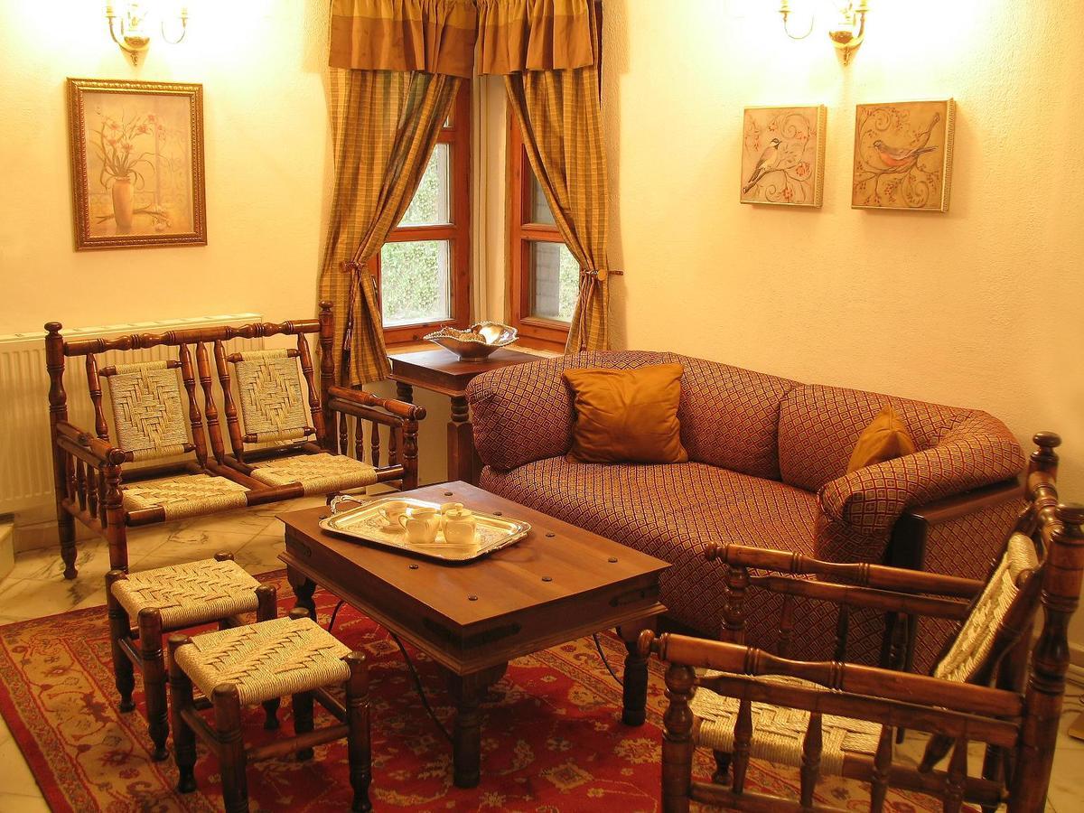 בלוגראדצ'יק Castle Cottage Bed & Breakfast מראה חיצוני תמונה